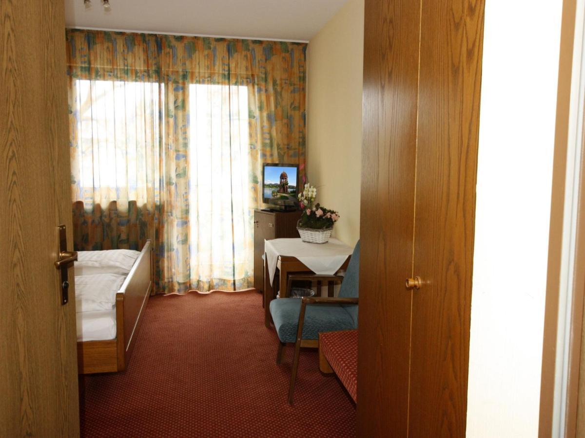 Hotel Baeren Garni 弗赖堡 外观 照片